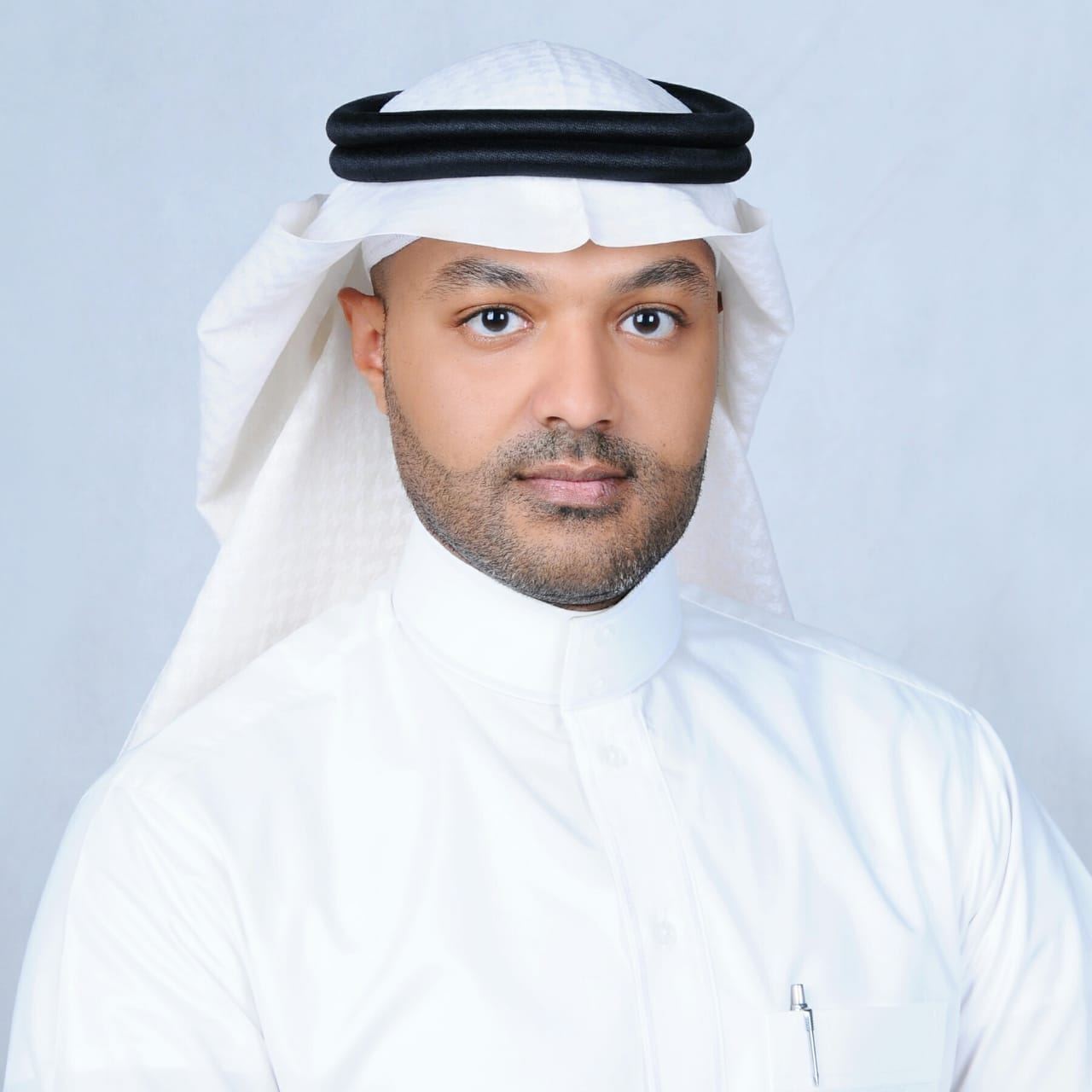 A portrait of a gentleman in traditional Gulf dress